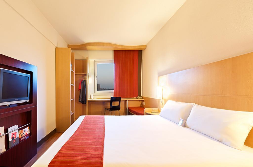 Ibis Chuzhou 1912 Hotel Exterior photo