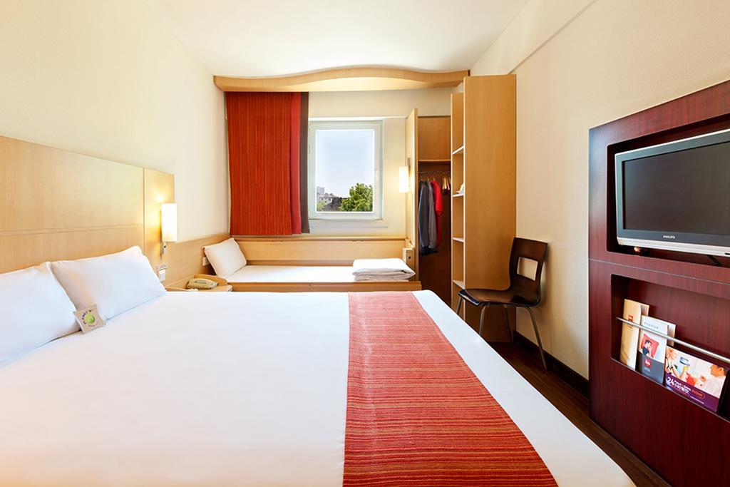 Ibis Chuzhou 1912 Hotel Exterior photo