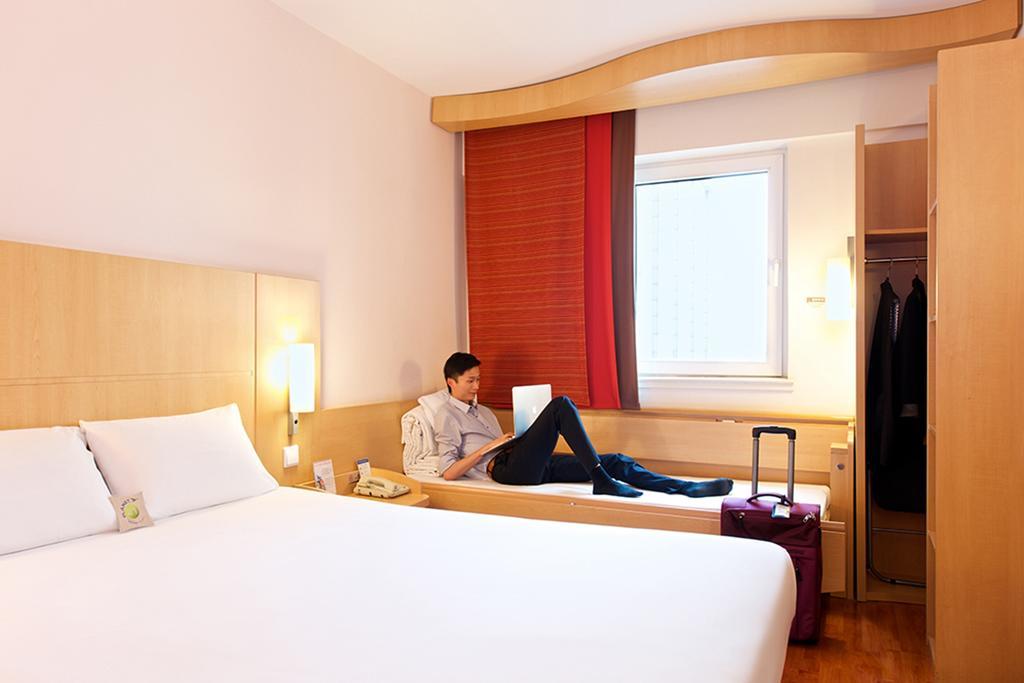 Ibis Chuzhou 1912 Hotel Exterior photo